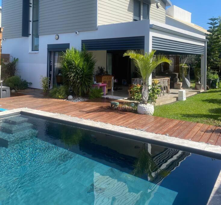 Villa Himani Saint-Gilles Les Bains Exterior photo